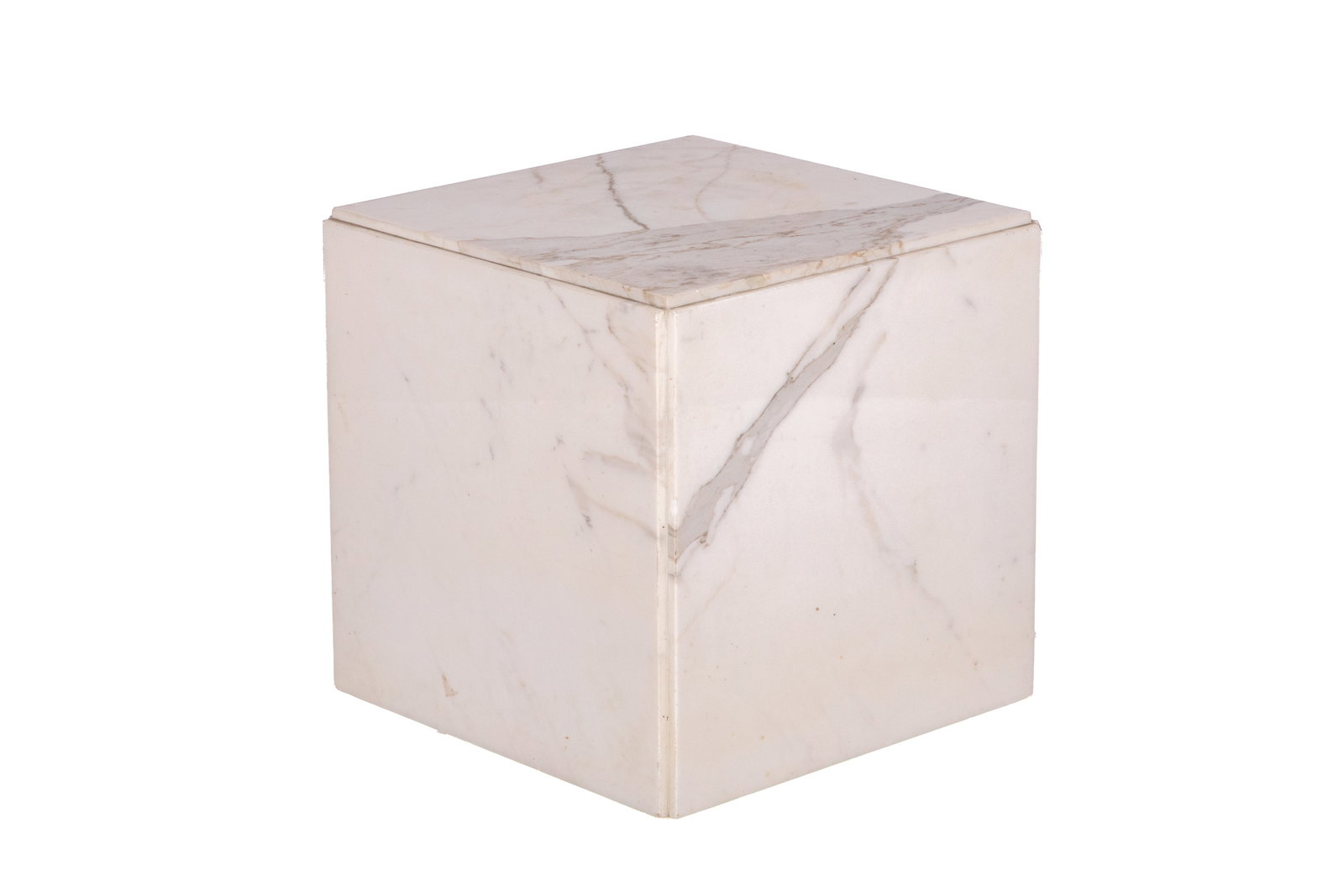 WHITE MARBLE CUBE PEDESTAL: H 18 1/2in x W 19in x D 19in