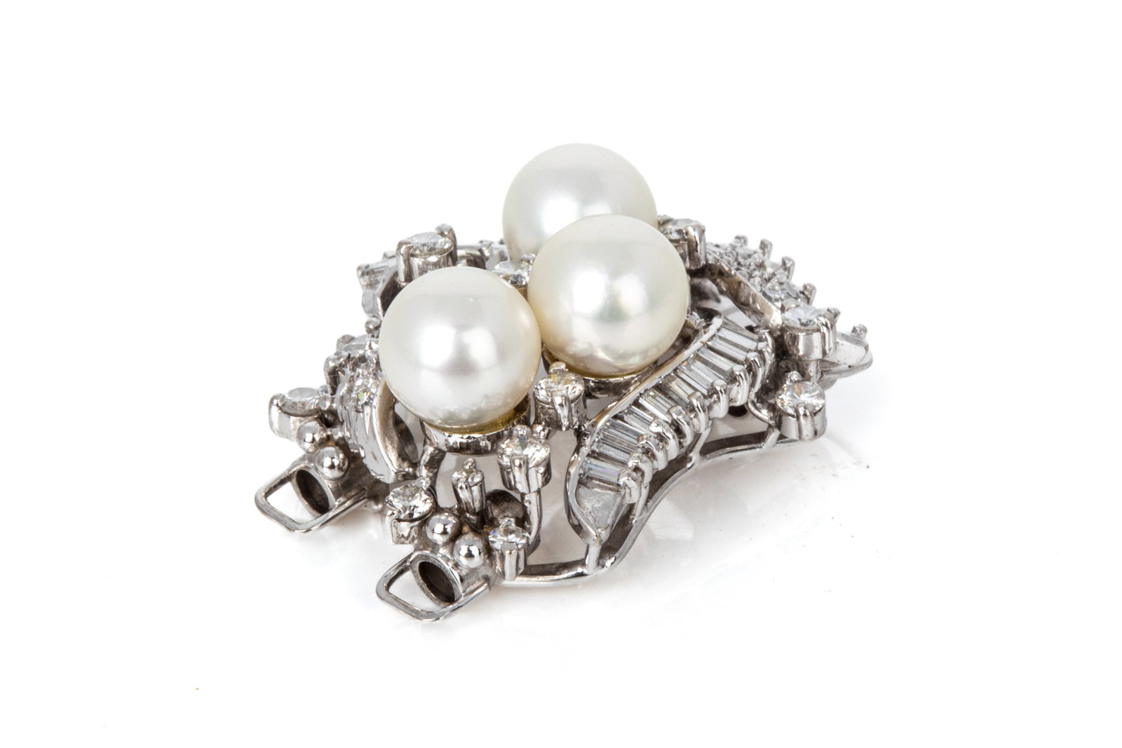 18K DIAMOND & PEARL NECKLACE CENTERPIECE 10g: White gold pearl necklace centerpiece testing approximately 18K, measuring 28mm long by 24mm wide. Equipped with 4 bead ends for stringing into the center of a double-strand pearl necklace. Featuring