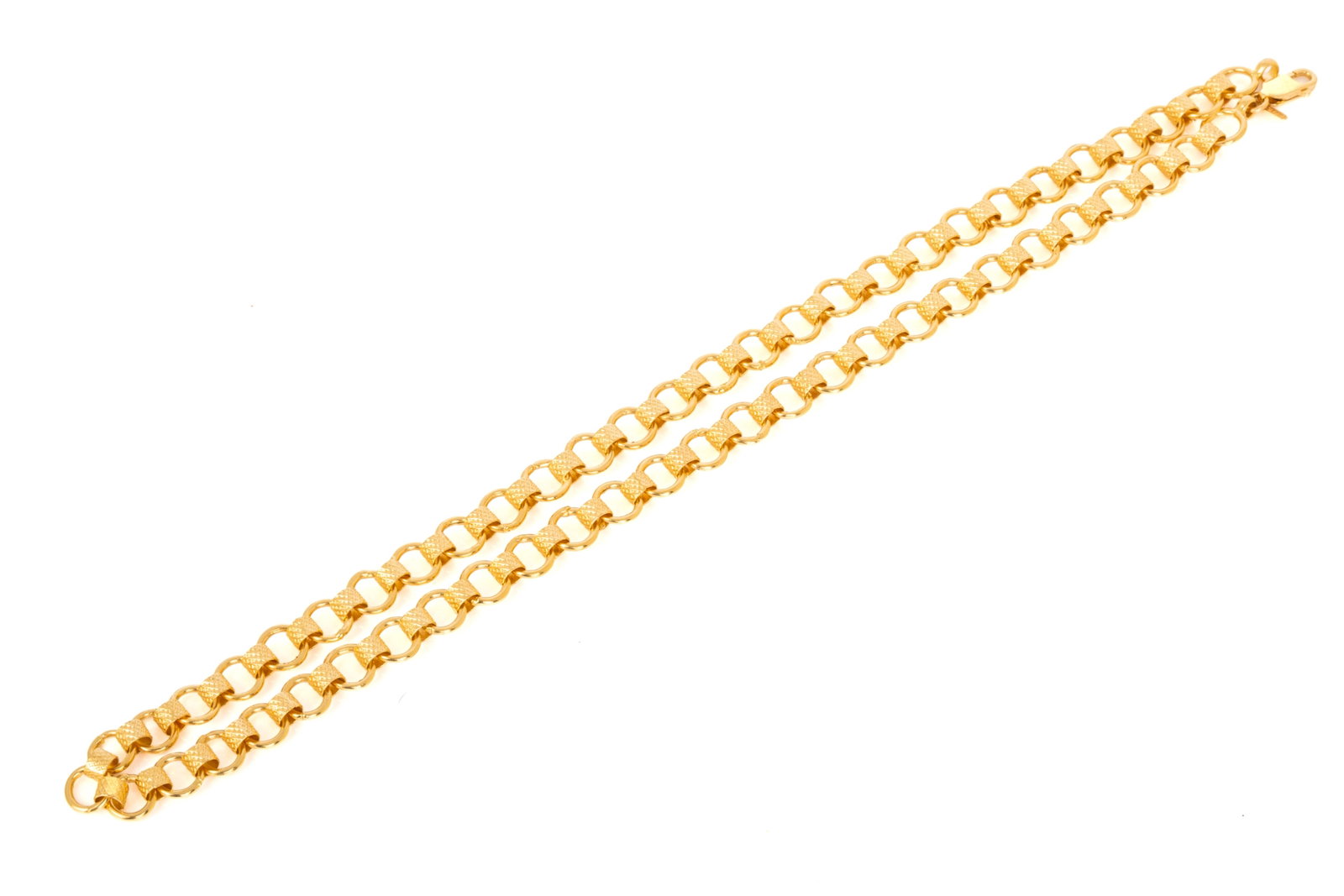 22K GOLD 18 INCH CHAIN 24.6g: 22K yellow gold hollow link chain measuring 18 inches long by 7.5mm wide. Equipped with medium lobster clasp. 24.6 grams