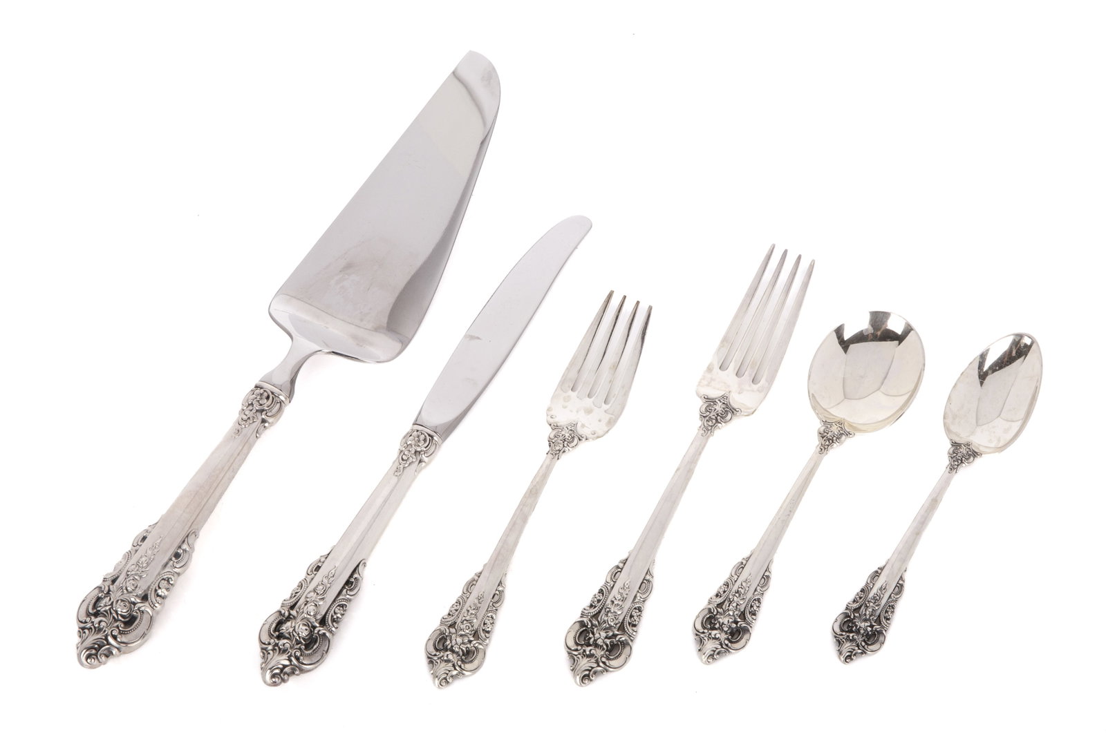 61 pc. SET OF WALLACE SILVER FLATWARE, 2317g (1 of 3)