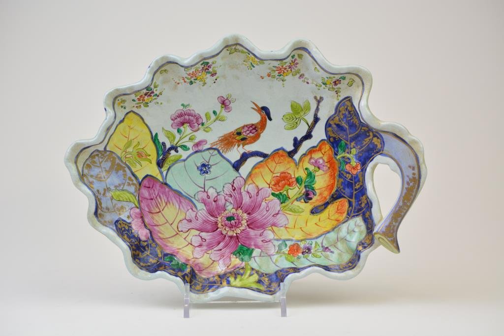 Mottahedeh Tobacco Leaf Pattern dish: W 25.1 cm. (9 7/8 in.)