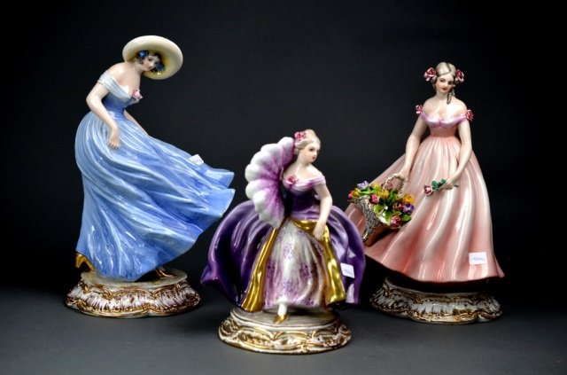 Three Guido Cacciapuoti Italian female figures