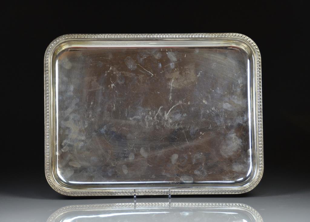 BUCCELLATI ITALIAN SILVER TRAY: Rounded rectangular form with acanthus leaf trim, marked Buccellati Sterling Italy, 1635g. W 41 cm. (16 1/2 in.)