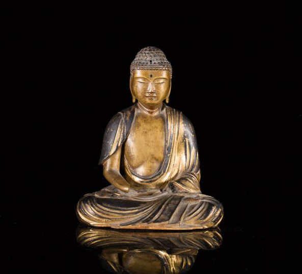 JAPANESE GILT LACQUER WOOD FIGURE OF AMIDA BUDDHA (1 of 1)