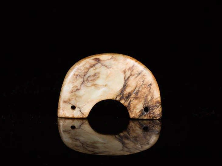 CHINESE JADE HUANG PENDANT (1 of 1)