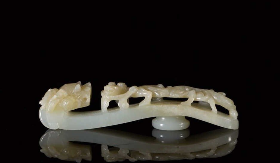 CHINESE LIGHT RUSSET & CELADON JADE BELT HOOK (1 of 10)