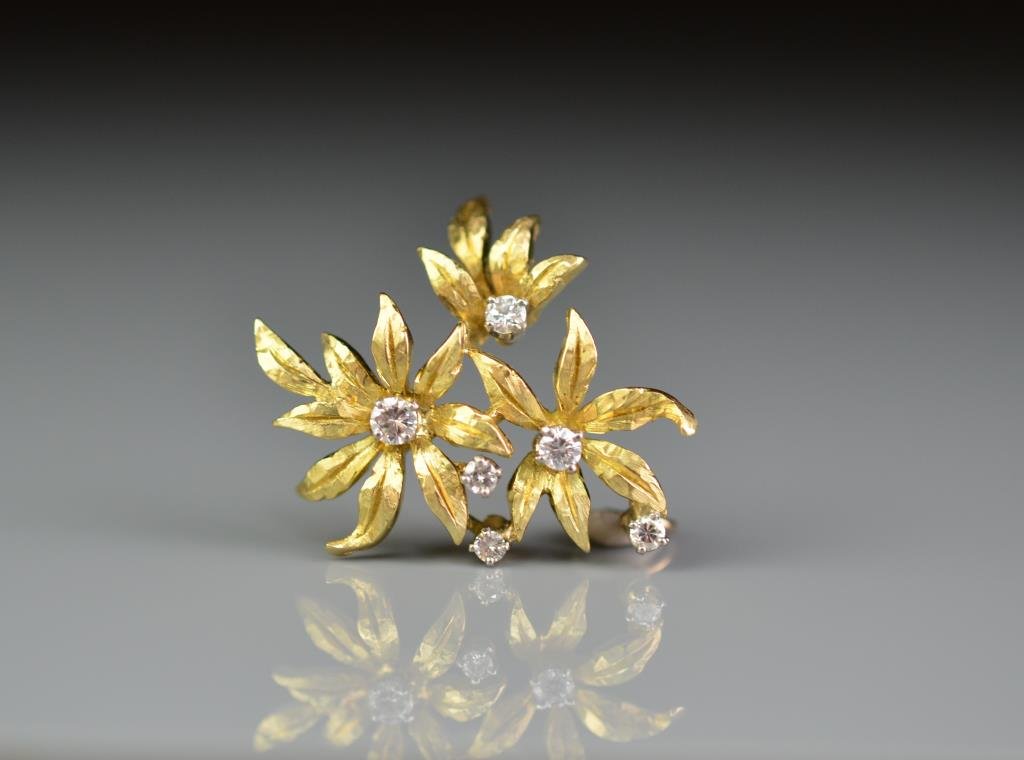 GOLD & DIAMOND FLORAL PENDANT (1 of 2)