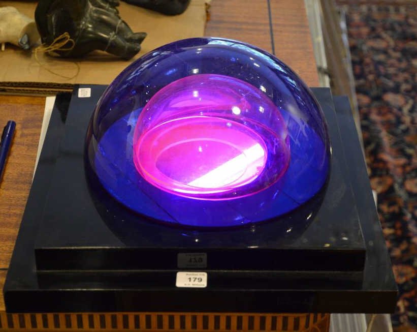 MOD ACRYLIC LIGHT SCULPTURE: Blue and link concentric acrylic domes on a black acrylic stepped base. Signed Derek Boshier 4/75 in the side. L: 13" / 33 cm, W: 13" / 33 cm, H: 7" / 18 cm.