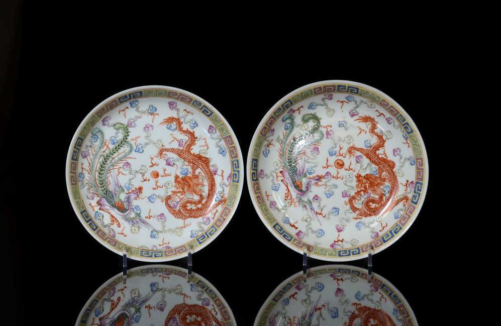 PAIR OF CHINESE FAMILLE ROSE PORCELAIN DISHES (1 of 1)