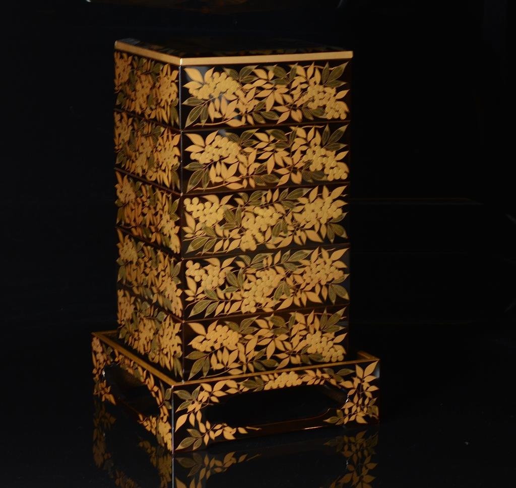 JAPANESE LACQUER JUBAKO FOOD BOX AND STAND (1 of 8)