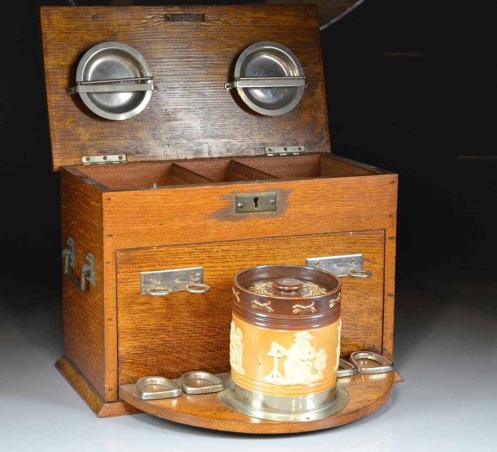 ROYAL DOULTON HUMIDOR IN CHEST (1 of 1)