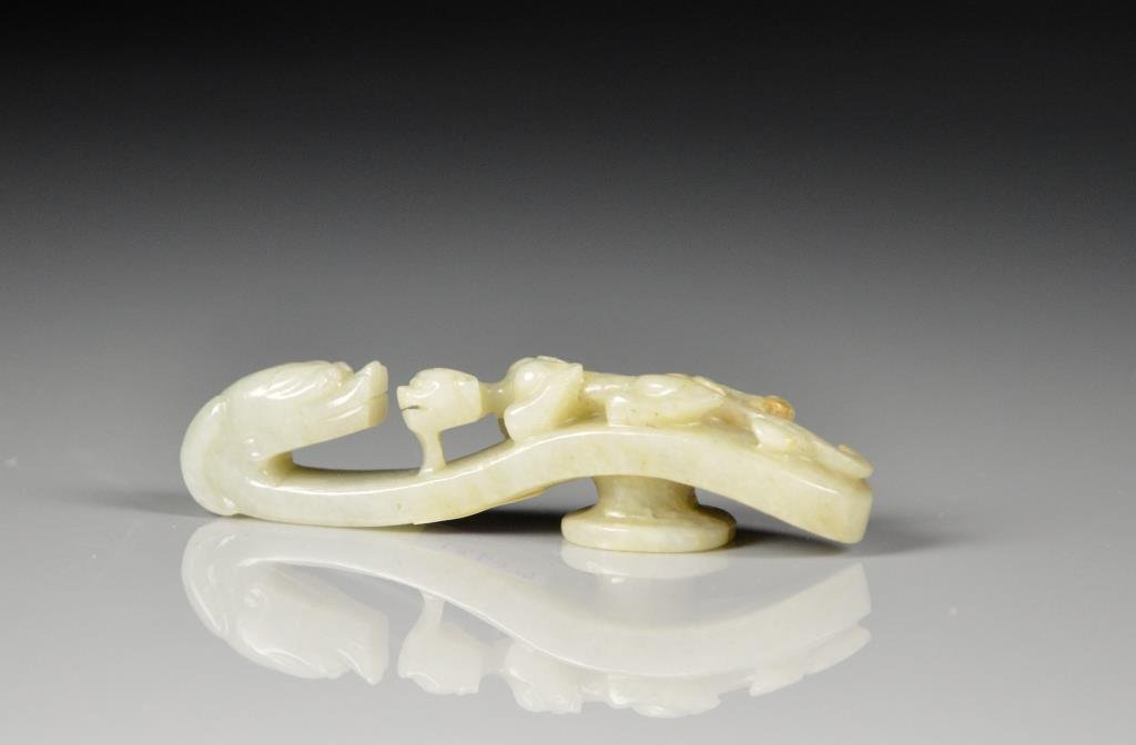 LIGHT CELADON JADE BELT HOOK (1 of 3)