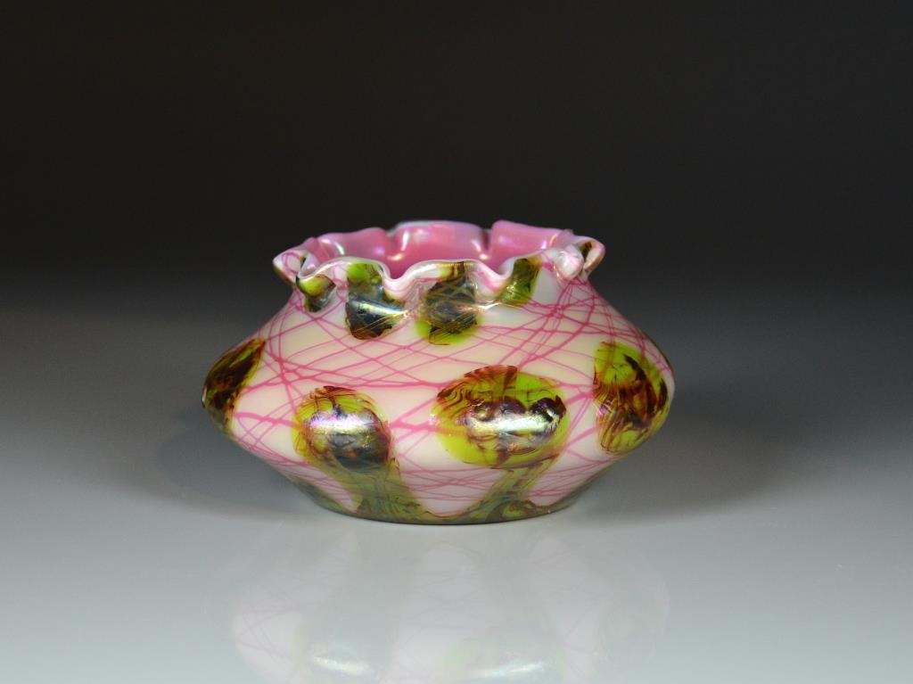 AUSTRIAN IRIDESCENT GLASS SQUAT VASE (1 of 4)