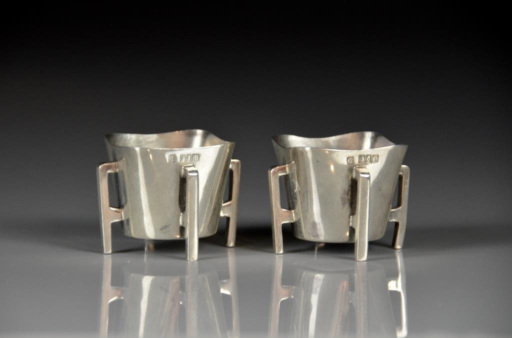 PAIR OF ARTS & CRAFTS IRISH SILVER SALTS (1 of 4)