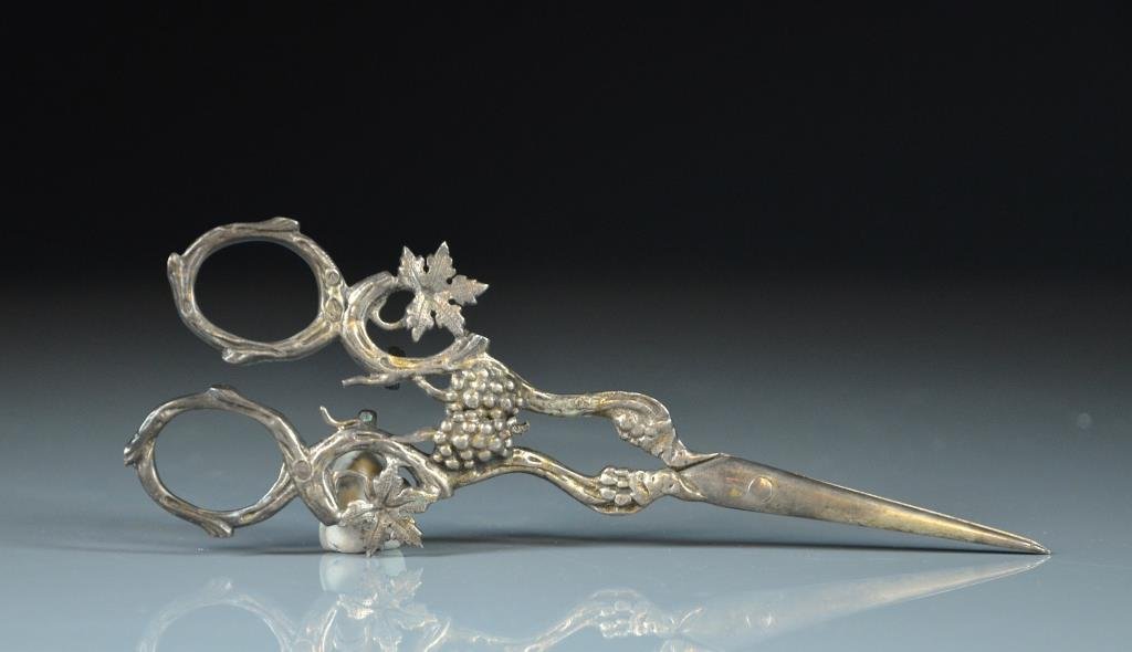 DUTCH SILVER GRAPE SHEARS (1 of 2)
