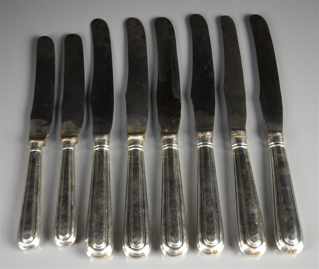 EIGHT GEORGIAN SILVER HANDLED KNIVES (1 of 4)