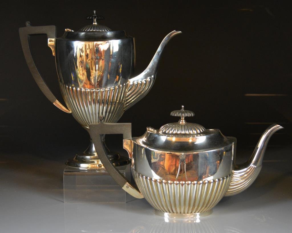 GEORGIAN STYLE SILVER PLATED COFFE AND TEA POT (1 of 1)