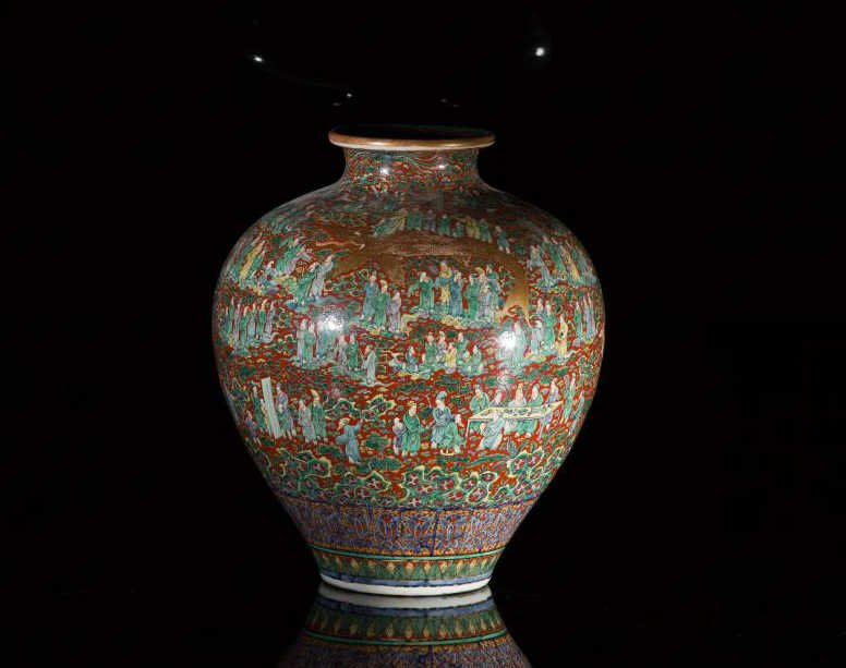 JAPANESE KUTANI PORCELAIN VASE (1 of 5)