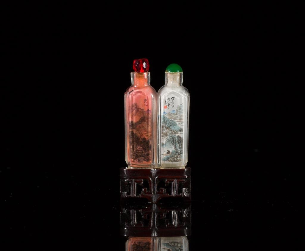 INSIDE-PAINTED GLASS CONJOINED SNUFF BOTTLE (1 of 5)