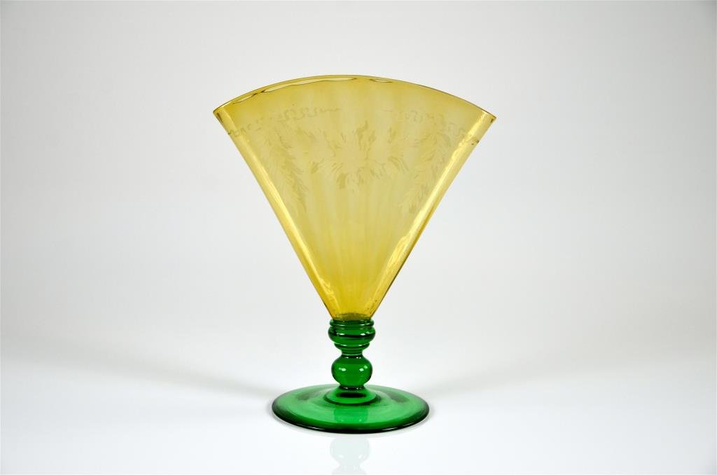 TWO TONED ETCHED STEUBEN  FAN VASE (1 of 1)