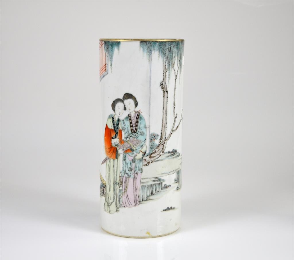 CHINESE FAMILLE ROSE MAOTONG HAT STAND (1 of 3)