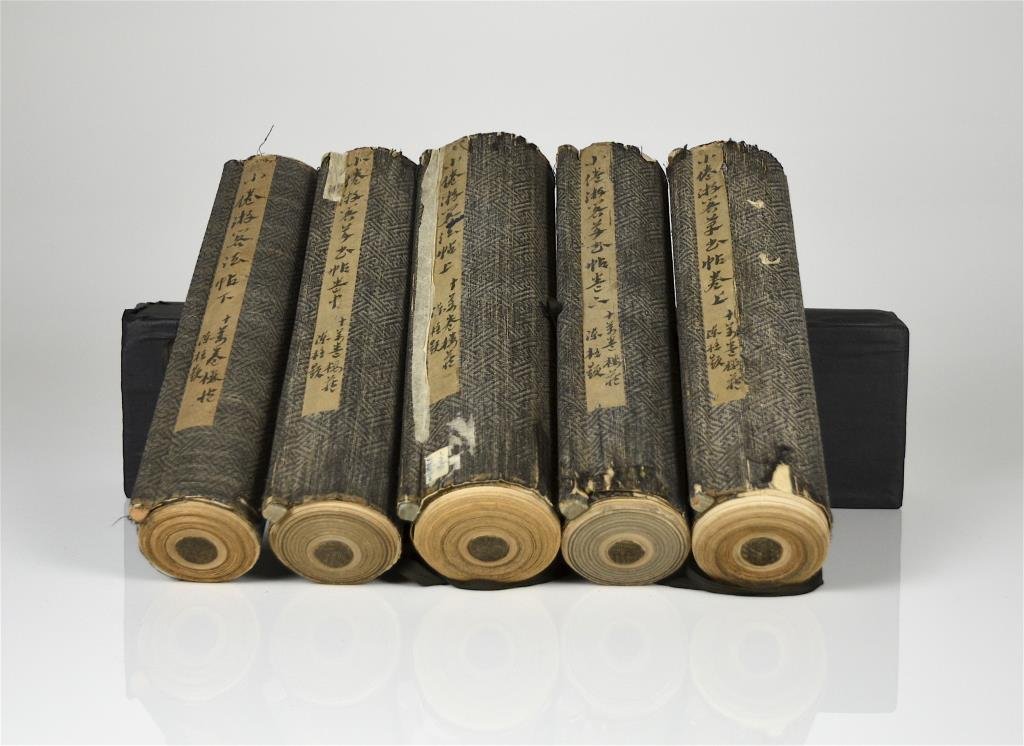 FIVE HANDSCROLLS OF STONE RUBBINGS (1 of 10)