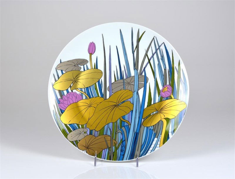 ROSENTHAL STUDIO LINE PORCELAIN PLATE: Designed by Alain le Foll. Decorated with with gilt and coloured flowers. D: 32.5cm (12 3/4 in.)