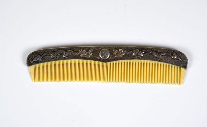 CHINESE EXPORT SILVER COMB (1 of 3)