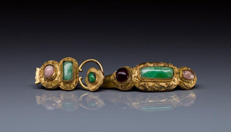 CHINESE GILT BRONZE BELT HOOK (1 of 8)