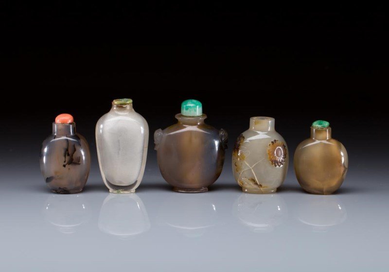 FIVE AGATE & ROCK CRYSTAL SNUFF BOTTLES (1 of 1)