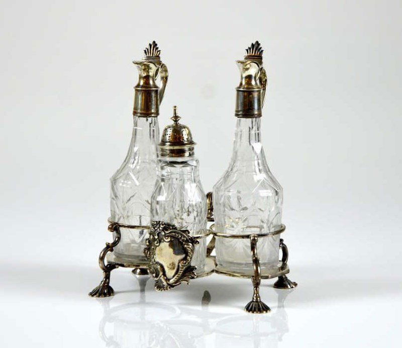 GEORGIAN THREE BOTTLE SILVER CRUET (1 of 10)