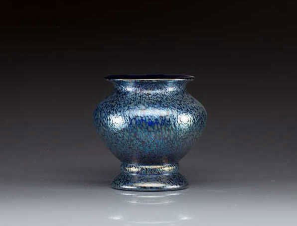 LOETZ AUSTRIAN ART NOUVEAU GLASS VASE (1 of 1)