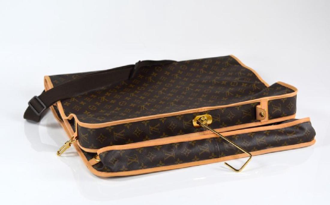 LOUIS VUITTON MONOGRAM CANVAS GARMENT COVER (1 of 4)