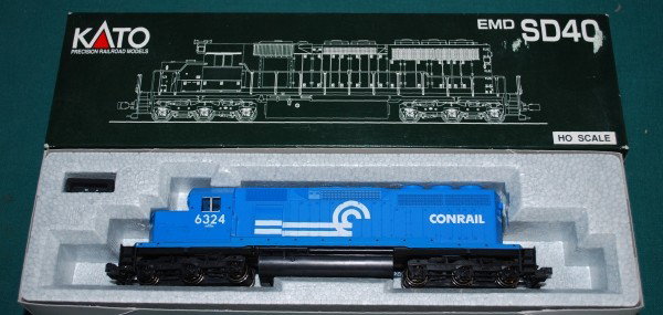 Conrail 6345 SD-40 Kato 37-6324 HO: Conrail 6345 SD-40 Kato 37-6324 HO Scale. The model is powered runs well and comes in original box and packing. We do not immediately discern any wear - We believe the locomotive was test run only. Th