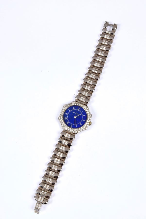 Gerald Genta, a lady's white 18 carat gold and dia: Gerald Genta, a lady's white 18 carat gold and diamond wristwatch, circa 1990, ref. 41965, no. 928937, the two piece case with pavé