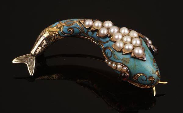 A Victorian gold, enamel and half-pearl serpent he: A Victorian gold, enamel and half-pearl serpent head necklace clasp, with a half-pearl cluster crest, light blue enamel ground, cab