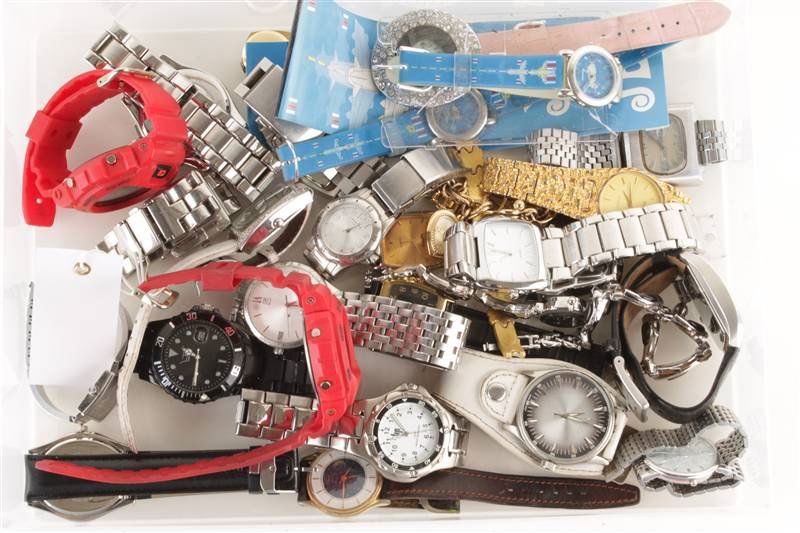 A quantity of fashion watches, comprising; sixteen: A quantity of fashion watches, comprising; sixteen gentleman's wrist watches; eleven lady's wrist watches; and a fob watch; brands include Sekonda; DKNY; French Connection; G-Shock; and Pulse