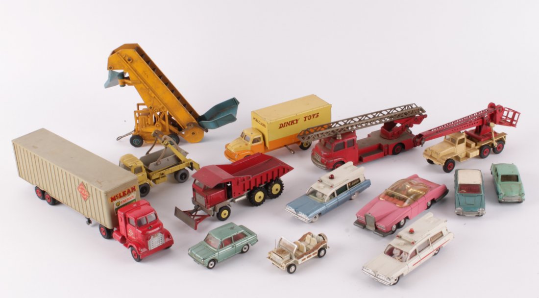 Fourteen assorted Dinky diecast models, circa 196