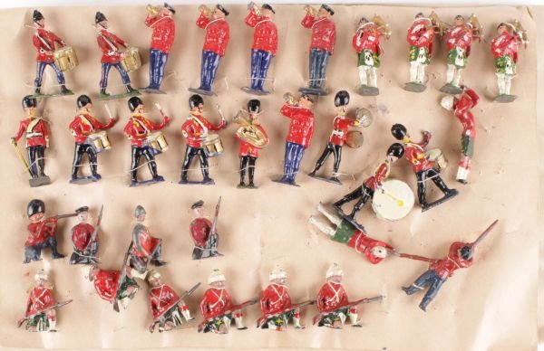 Assorted lead soldiers by Britains and others, in - 2