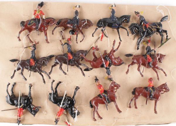 Assorted lead soldiers by Britains and others, in - 4