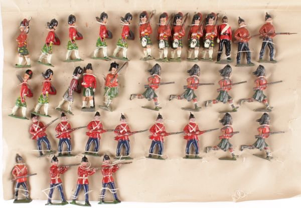 Assorted lead soldiers by Britains and others, in - 5