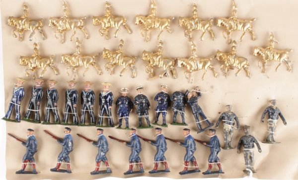 Assorted lead soldiers by Britains and others, in - 6