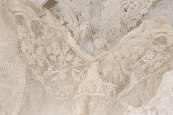 A quantity of lace collars and strips of lace, 18t - 2