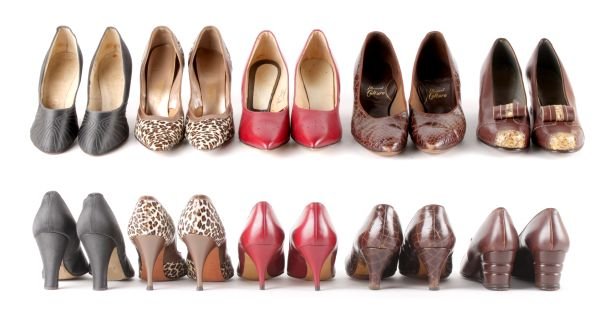 A large collection of vintage accessories, compri