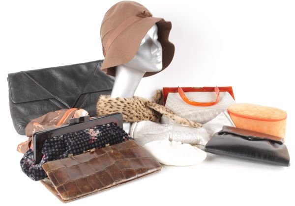 A large collection of vintage accessories, compri - 2