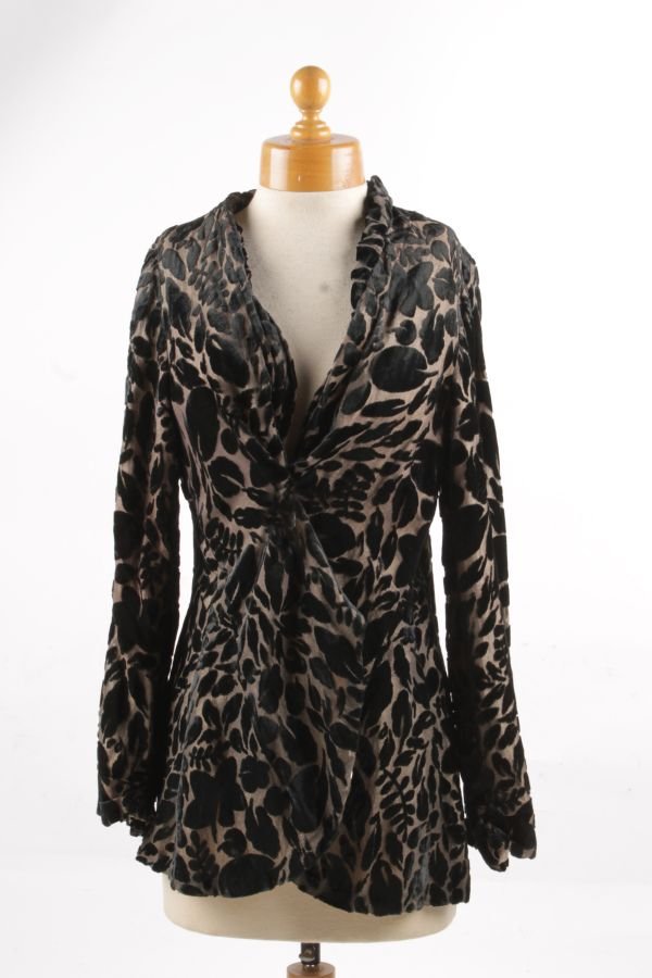 A 1930s mauve and silver lame bias cut evening dre - 3
