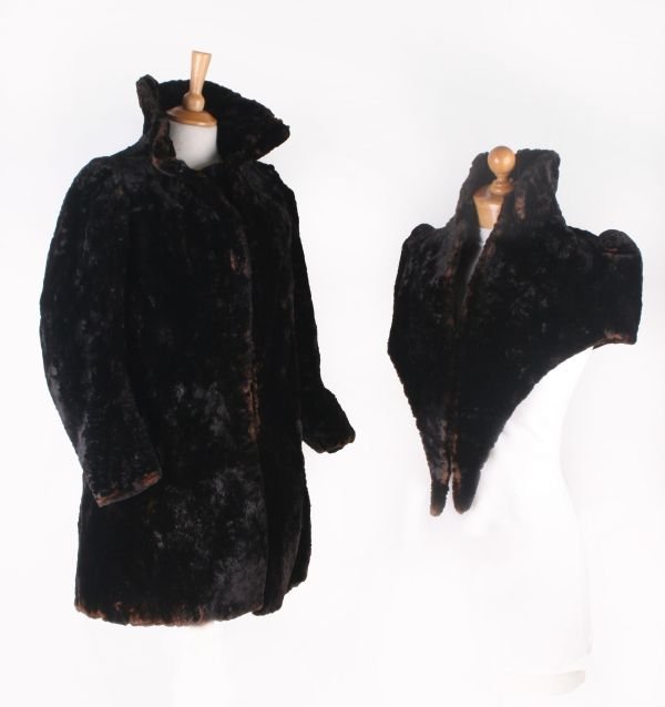 A late Victorian soft fur capelet; together with