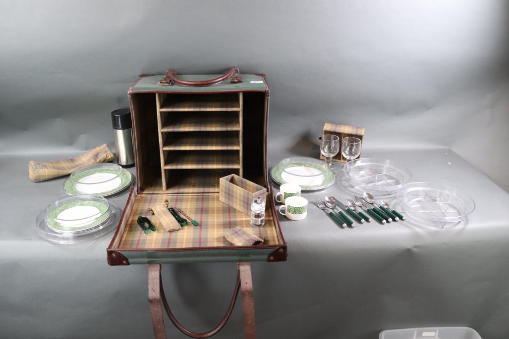 PICNIC SET BY WESTFIELD (1 of 13)