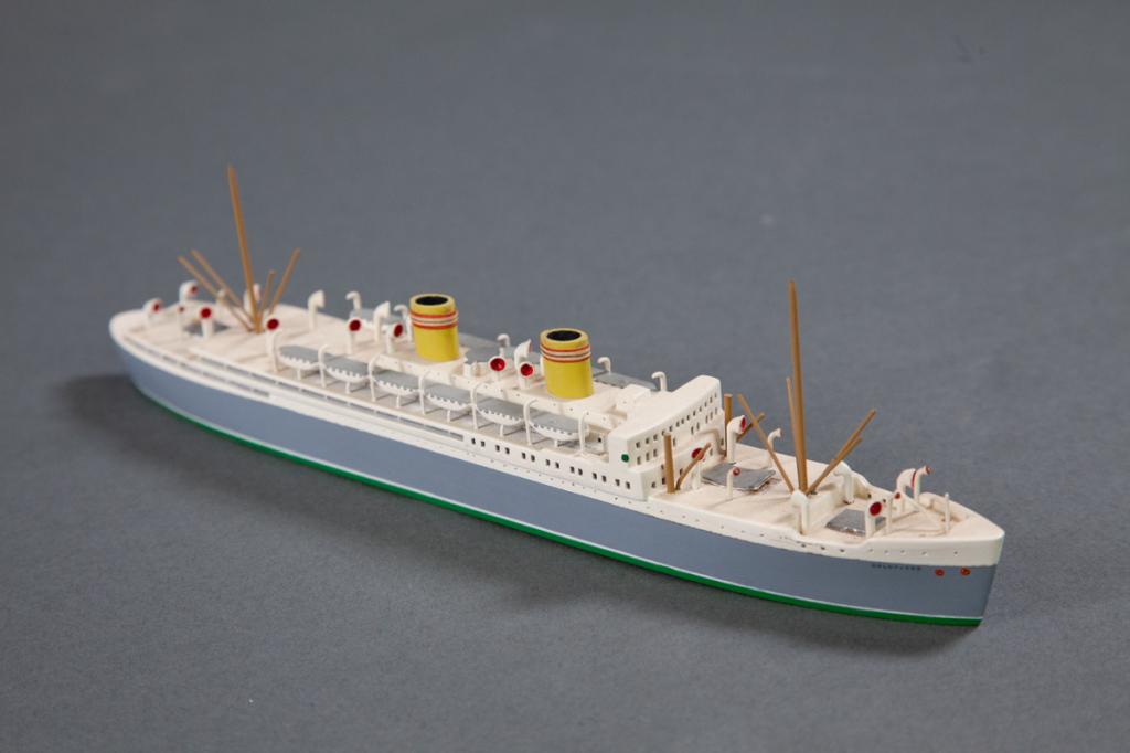 Van Ryper Oslofjord Norwegian American Line: Waterline marked Van Ryper wood ship model mounted on plaque, 9" length