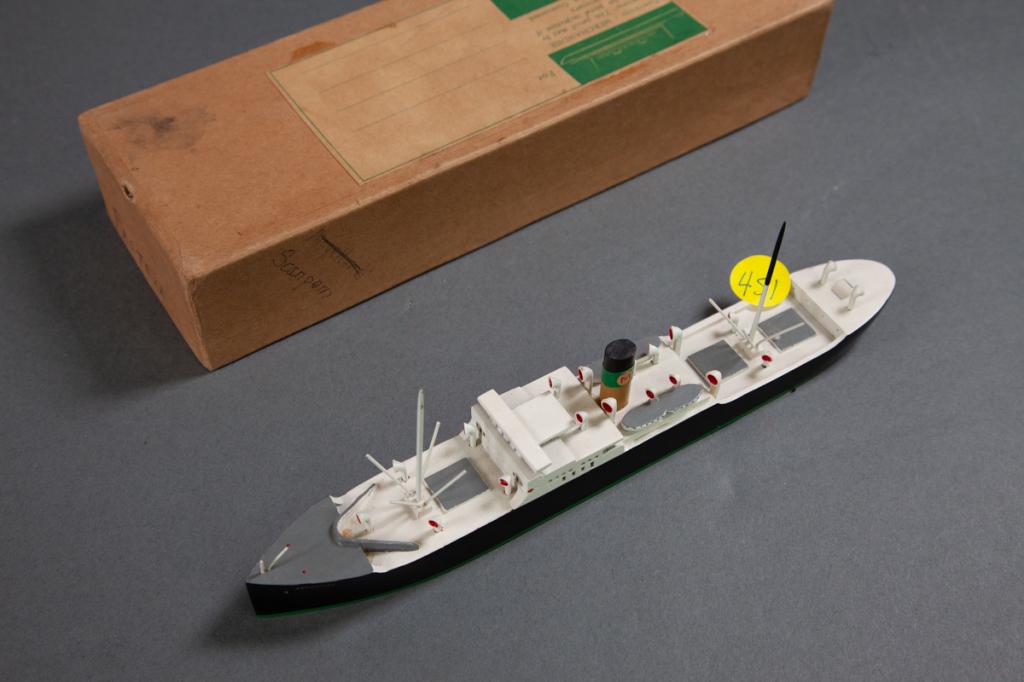 Van Ryper Scanpenn American Scanti: Waterline marked Van Ryper wood ship model mounted on plaque, c 9" length Original VAN RYPER Mailing Box